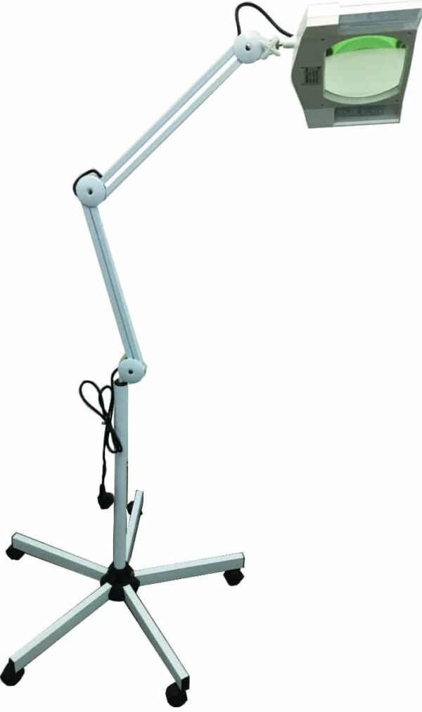 LAMPE LOUPE LED CAREE SUR ROULETTES