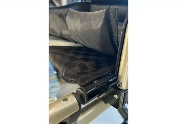Fauteuil Roulant Aluminium Pliable – Image 4